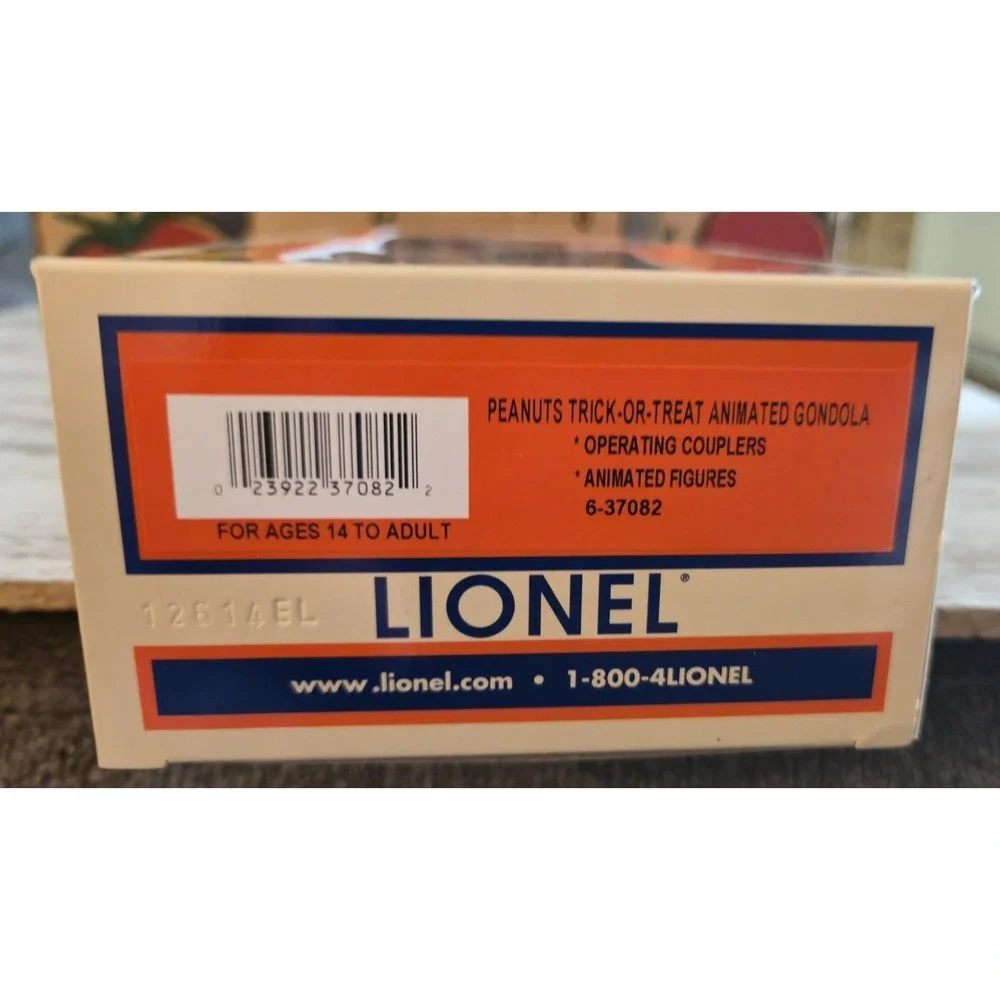 Lionel 6-37082 Peanuts Trick-or-Treat Animated Gondola O Gauge - NIB
